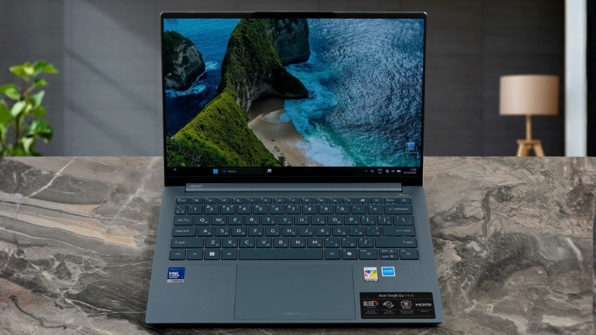 Đánh giá Acer Swift Go 14 AI với màn hình OLED hiển thị sắc nét, đạt 100% dải màu DCI-P3.