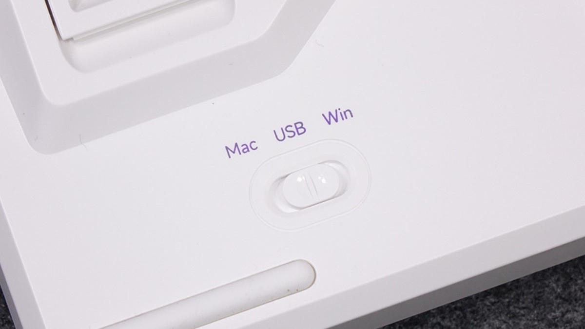 Akko MonsGeek FUN60 MAX chuyển layout Windows macOS bằng Fn O với công tắc trên thân