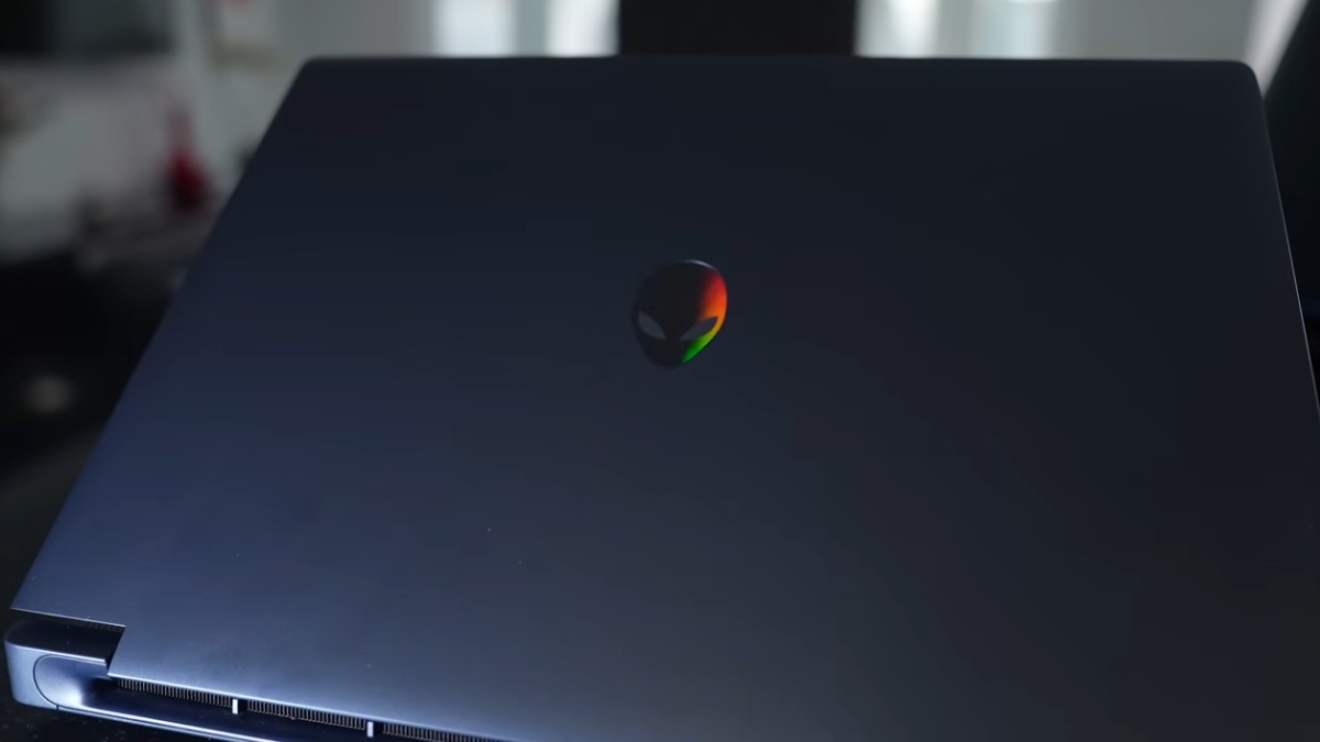 Đánh giá Alienware 15: Mẫu laptop gaming hướng đến game thủ với thiết kế đặc trưng,