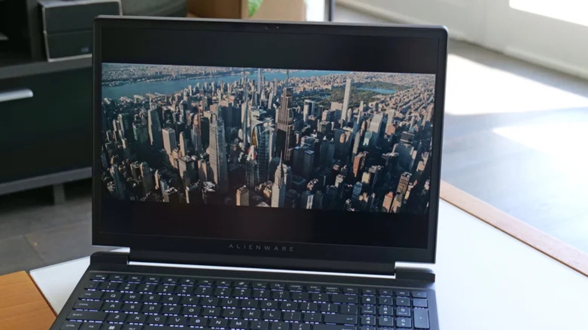 Đánh giá Alienware 15: Màn hình 15.3 inch 165 Hz mang đến trải nghiệm hiển thị mượt mà