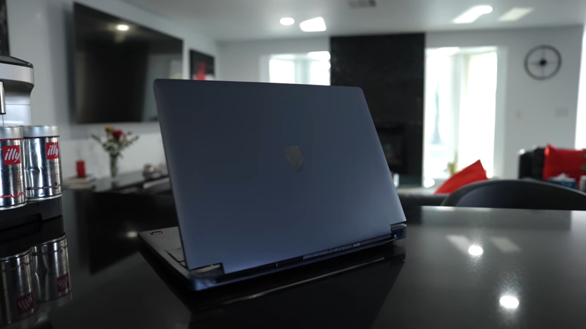Đánh giá Alienware 15: Intel Core 7 240H mang đến hiệu năng ổn định trên laptop gaming