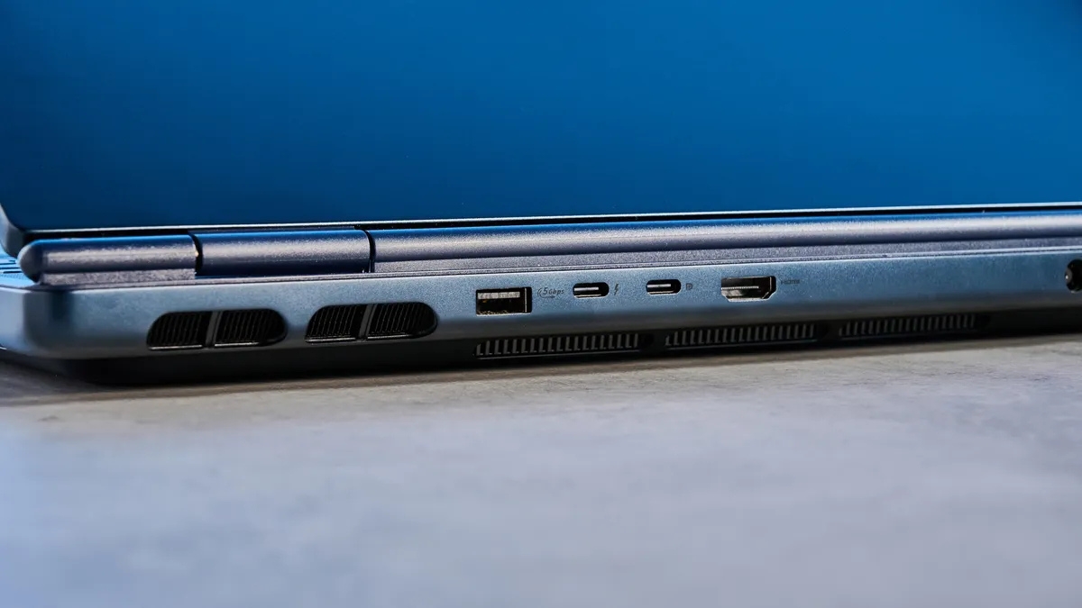 Đánh giá Alienware 16X Aurora cổng kết nối phía sau với USB C Thunderbolt 4 HDMI