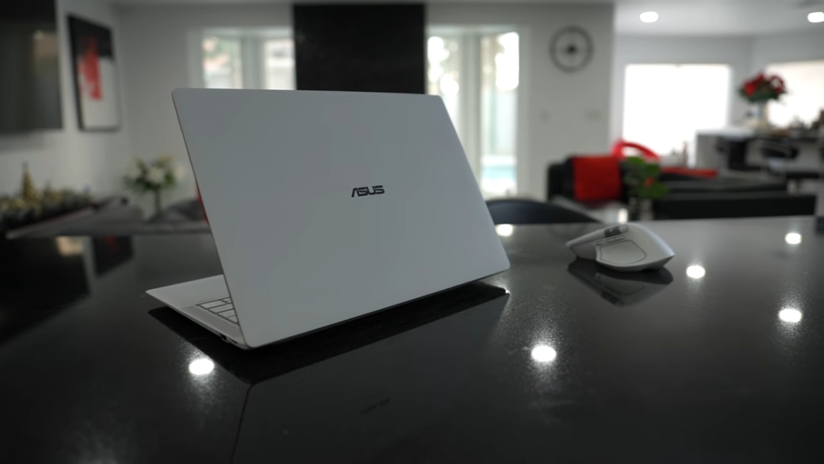 Đánh giá Asus ExpertBook Ultra B9406CAA với hiệu năng CPU Core Ultra 7 358H qua bài test Cinebench R23