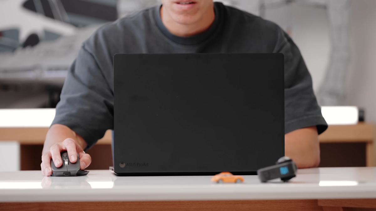 Đánh giá Asus ProArt P16 5090 thiết kế nhôm cao cấp sang trọng.