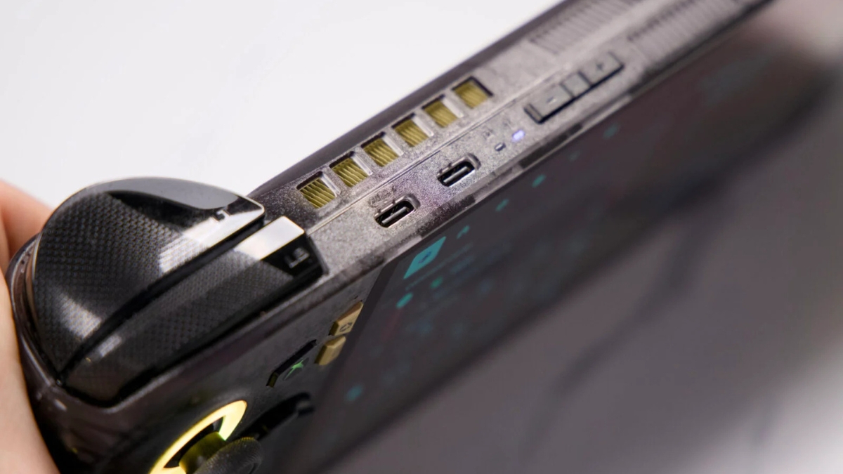 Đánh giá ASUS ROG Xbox Ally X20 - Hệ thống cổng kết nối USB-C và khe thoát gió tản nhiệt