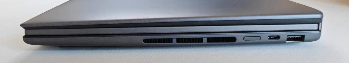 Đánh giá Asus Zenbook Duo 2026 với các cổng kết nối bên phải gồm USB-C Thunderbolt 4, USB-A 3.2 Gen 2 và nút nguồn