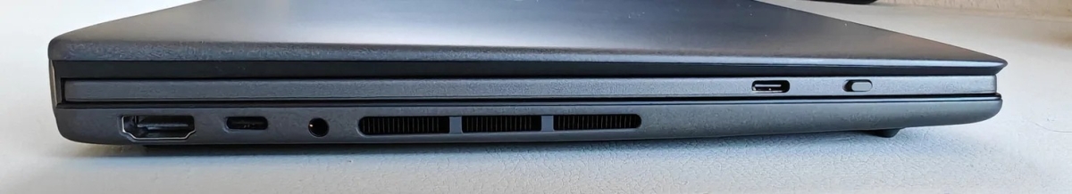 Đánh giá Asus Zenbook Duo 2026 với các cổng kết nối bên trái gồm HDMI 2.1, USB-C Thunderbolt 4 và jack âm thanh 3.5mm