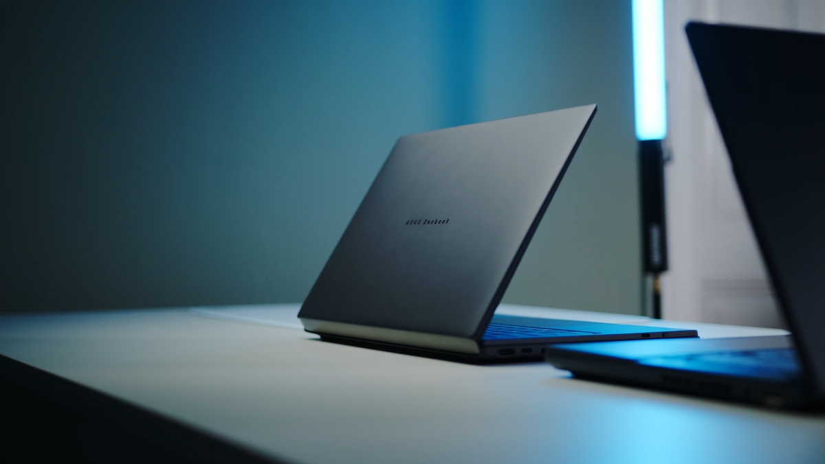 Đánh giá Asus Zenbook Duo 2026 với thiết kế kim loại cao cấp và bản lề hai màn hình linh hoạt