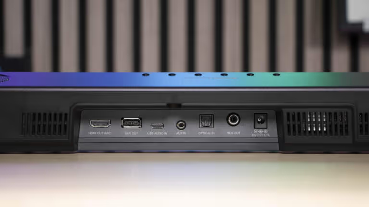 Đánh giá CREATIVE Sound Blaster Katana V2X với hệ thống cổng kết nối đa dạng phía sau