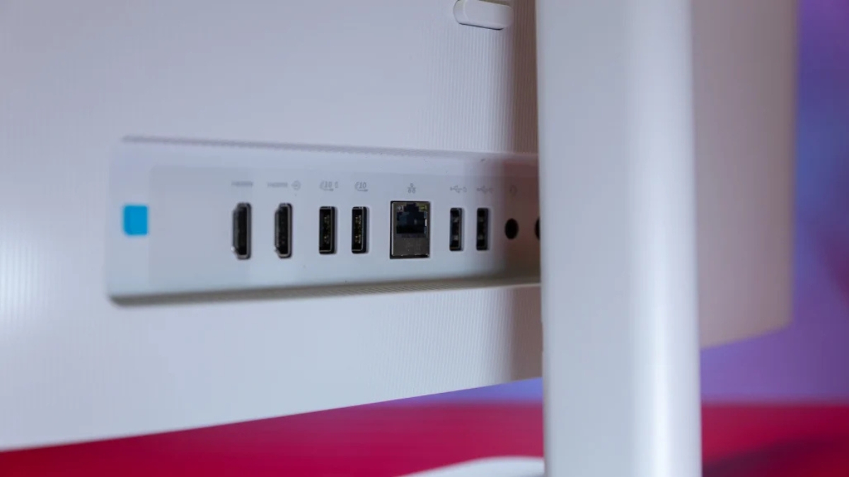 Đánh giá Dell 24 all-in-one (2026): Hệ thống cổng kết nối đa dạng đáp ứng nhiều nhu cầu sử dụng