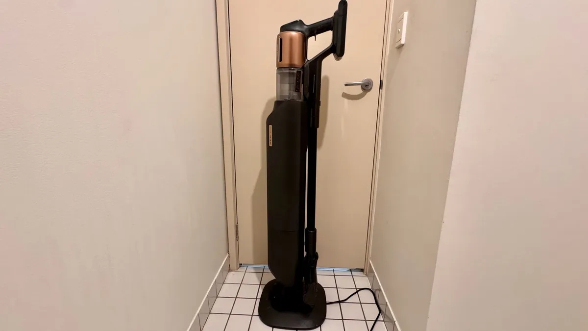 Đánh giá Dreame Z20 Station: Thiết kế hiện đại với dock tự đổ bụi và đầu hút LED hỗ trợ phát hiện bụi