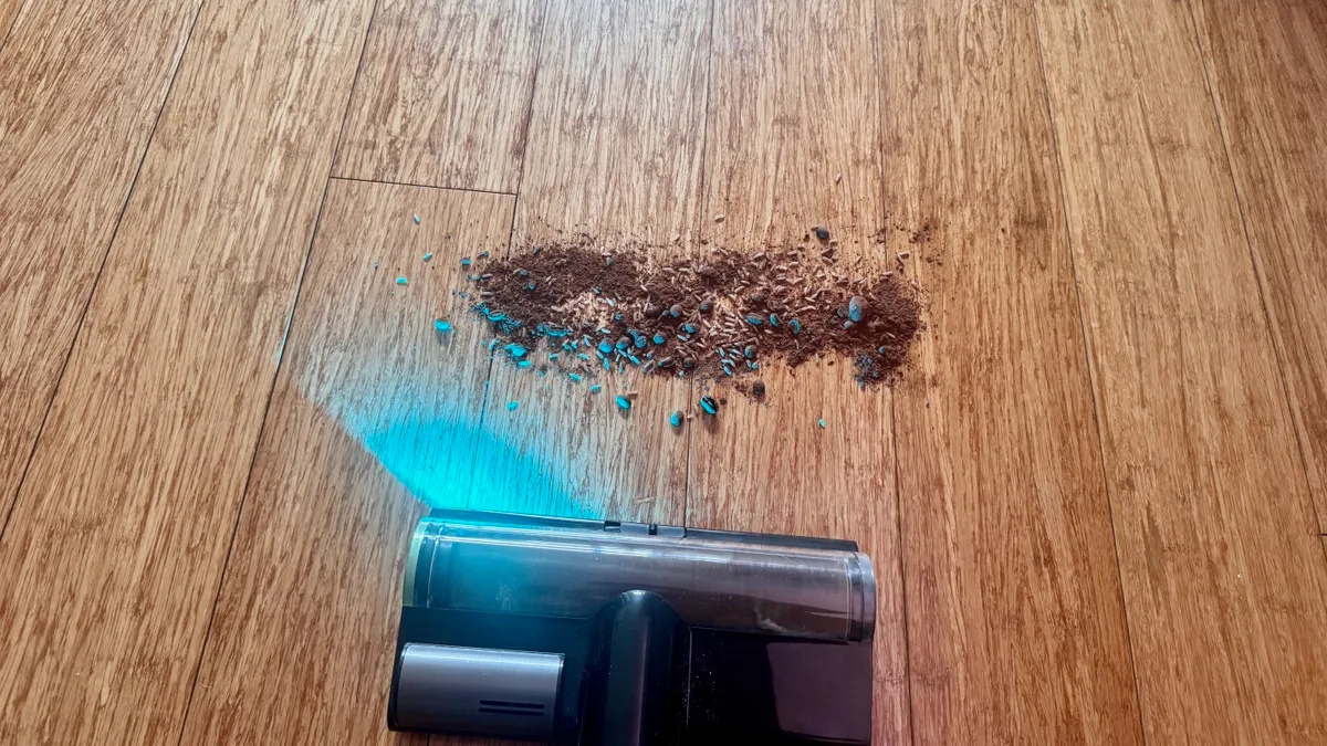 Đánh giá Dreame Z20 Station: Hiệu năng làm sạch tốt trên sàn cứng với nhiều loại bụi