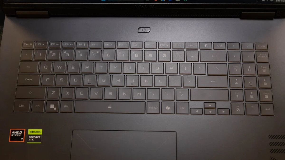 Đánh giá Gigabyte Gaming A18 với bàn phím Golden Curve Keyboard cho trải nghiệm gõ thoải mái
