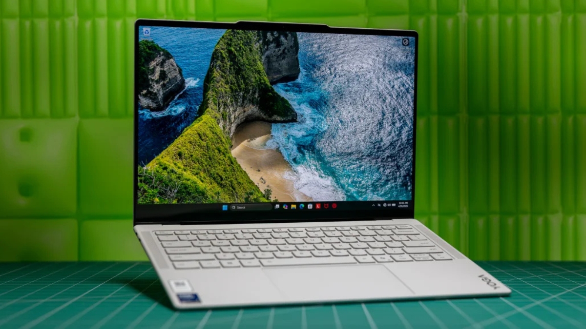 Alt text: Đánh giá Lenovo Yoga Slim 7i Ultra Aura Edition Gen 11 với hệ thống loa chất lượng và webcam 5MP.