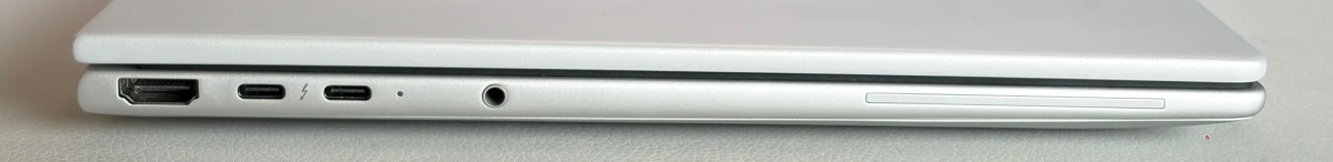 Đánh giá HP EliteBook 8 G2a 14 AI với các cổng kết nối ở cạnh trái