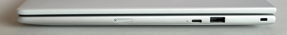 Đánh giá HP EliteBook 8 G2a 14 AI với các cổng kết nối ở cạnh phải