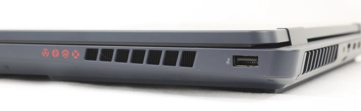Đánh giá HP HyperX Omen 16 với cổng USB-A ở cạnh phải
