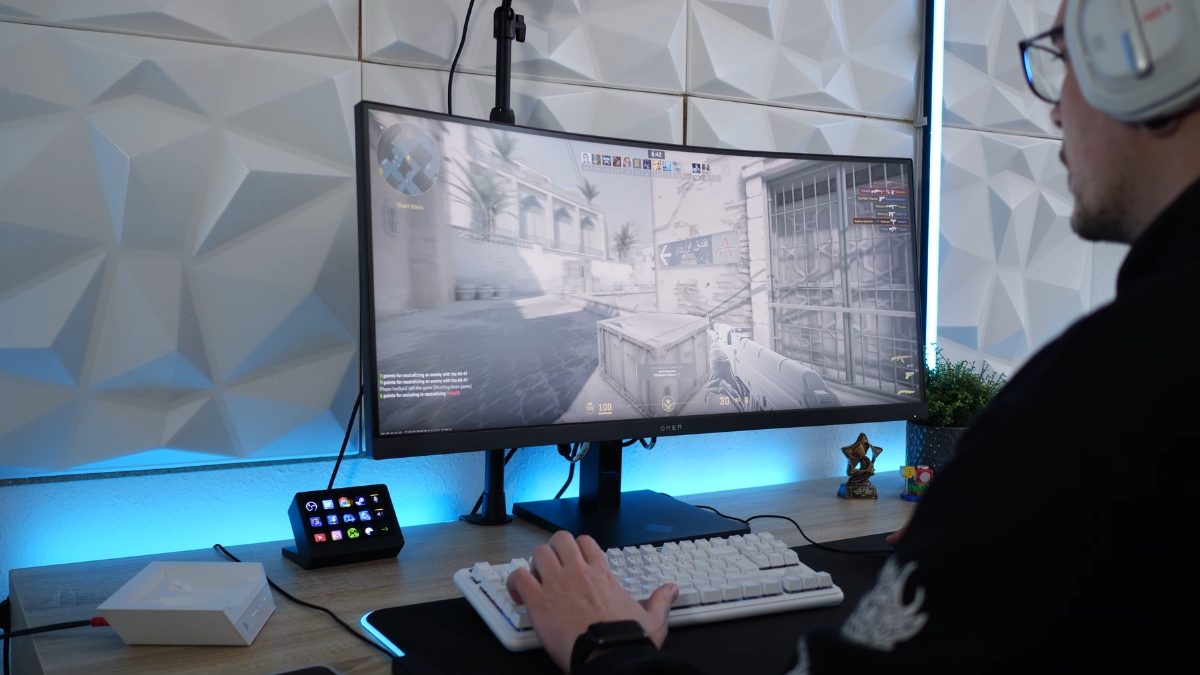 Đánh giá HP Omen 34c G2: trải nghiệm chơi game mượt mà với tần số quét 180Hz, thời gian phản hồi 1ms và input lag thấp.