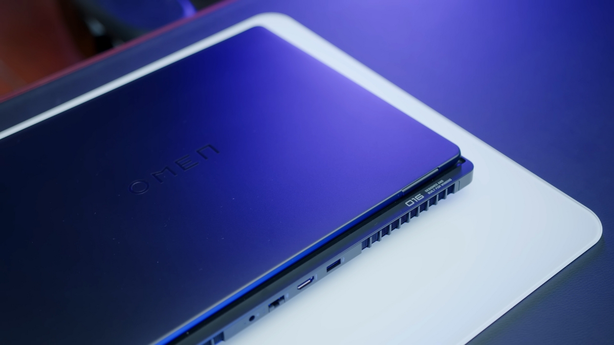Đánh giá HP Omen Max 16 laptop gaming 16 inch với CPU Intel Core Ultra 9 275HX và GPU RTX 5090