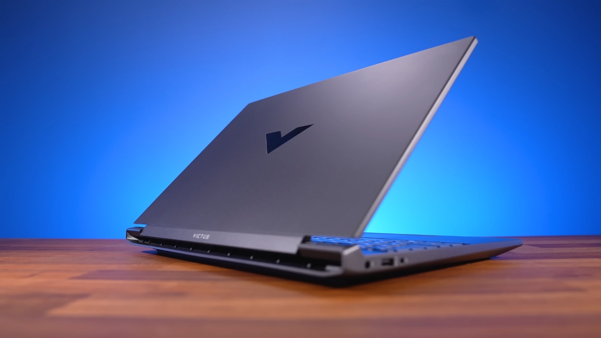 Đánh giá HP Victus 15 RTX 5050: Laptop gaming đáng cân nhắc Đánh giá HP Victus 15 RTX 5050: Laptop gaming đáng cân nhắc