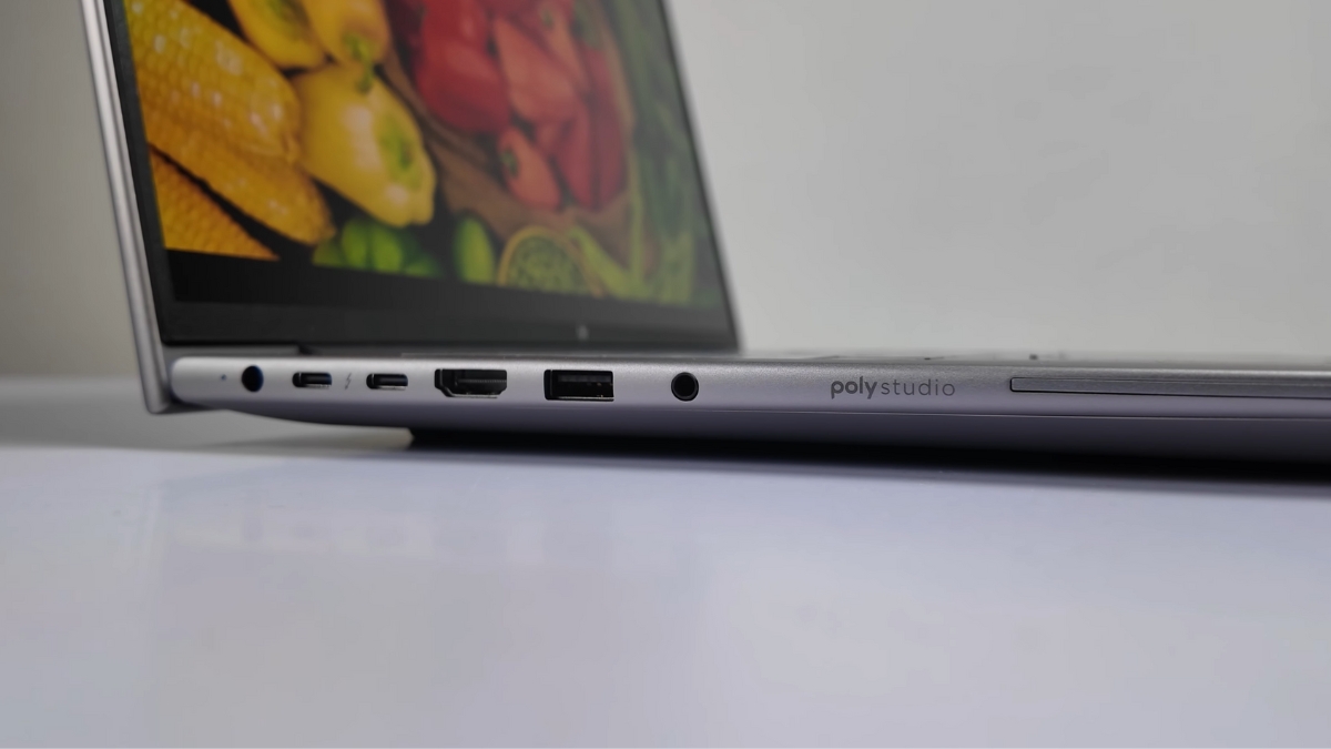 Đánh giá HP ZBook X G1i 16: Hệ thống cổng kết nối phía bên trái bao gồm USB-C Thunderbolt 4, HDMI, USB-A, jack 3.5 mm và khe Smartcard tùy chọn.