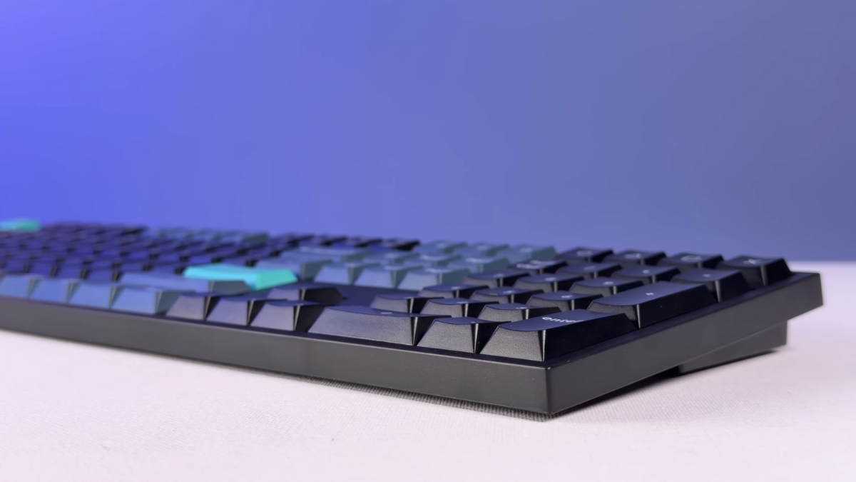 Đánh giá Keychron B36 với keycap cao và profile chưa tối ưu ảnh hưởng độ chính xác khi gõ nhanh