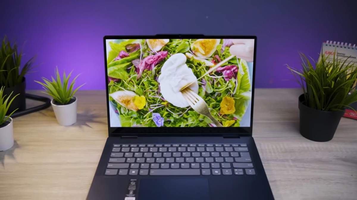 Đánh giá Lenovo IdeaPad 5 2 trong 1 14IPH11 với tấm nền IPS có độ phủ màu khoảng 60% sRGB