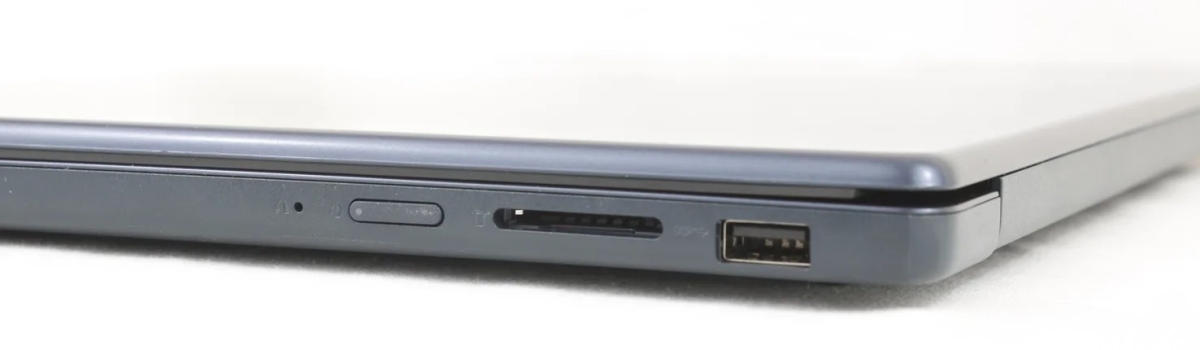Đánh giá Lenovo IdeaPad Slim 3 15IWC11 với cổng kết nối bên phải