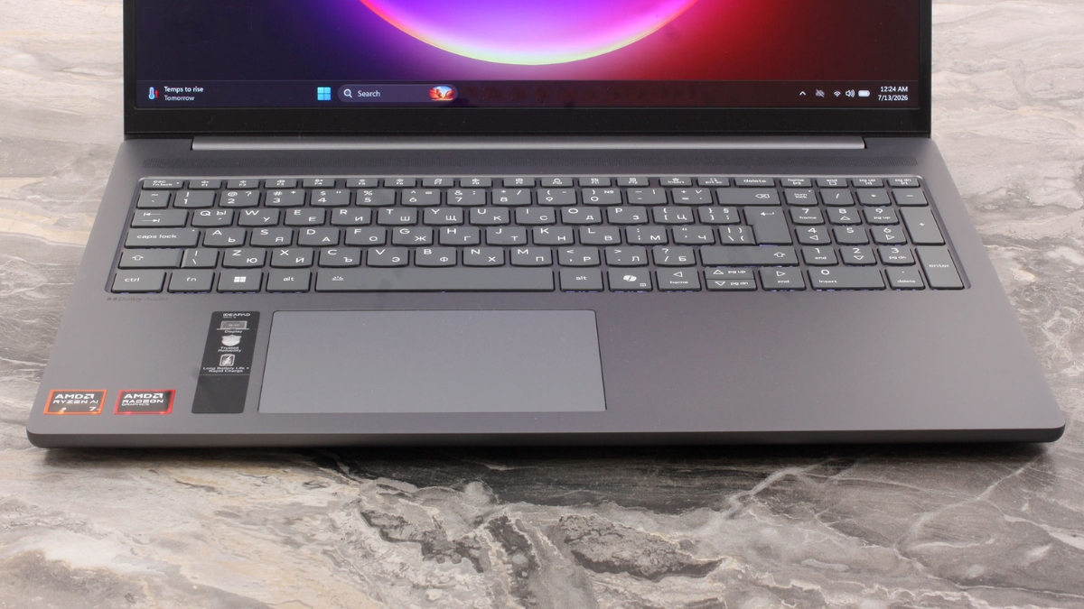 Đánh giá Lenovo IdeaPad Slim 5a với bàn phím NumPad và touchpad Mylar 120 × 75 mm