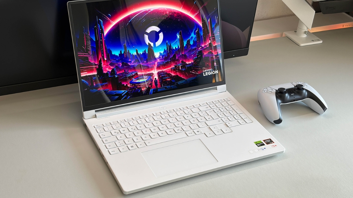 Đánh giá Lenovo Legion 7a 16 G11 màn hình OLED 2.5K 240Hz HDR 1100 nits loa cân bằng webcam ổn định cho học tập và giải trí