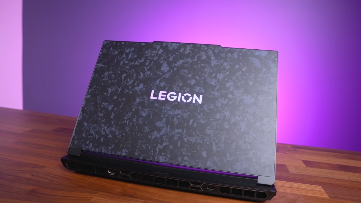 Đánh giá Lenovo Legion 9 18 RTX 5090 với GPU mạnh và tản nhiệt hiệu quả.