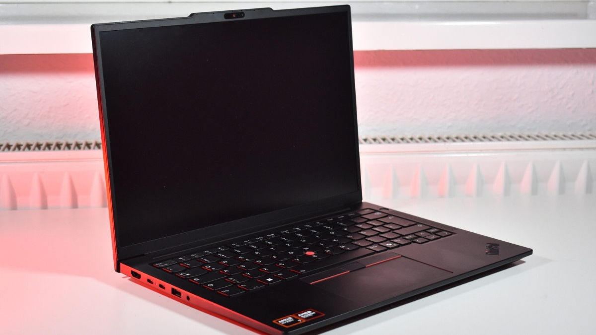 Đánh giá Lenovo ThinkPad E14 Gen 7 – thiết kế bền bỉ, tối giản, phù hợp văn phòng và doanh nhân, so sánh phiên bản CPU Intel và AMD