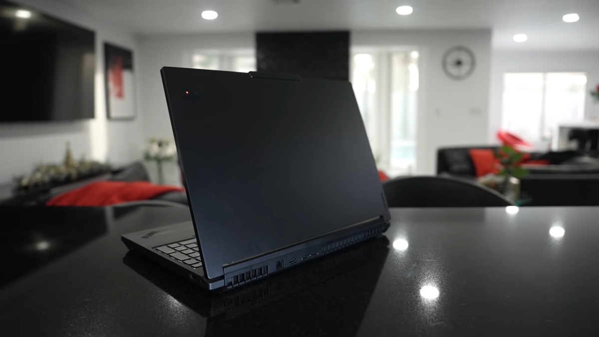 Đánh giá Lenovo ThinkPad P16 Gen 3: Lựa chọn hấp dẫn khi trang bị RTX PRO 5000 mà giá chỉ 170 triệu