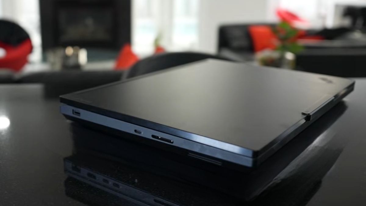 Đánh giá Lenovo ThinkPad P16 Gen 3 với cụm cổng kết nối Thunderbolt 5 và USB-A ở cạnh trái