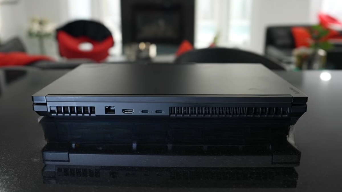 Đánh giá Lenovo ThinkPad P16 Gen 3 với cổng HDMI 2.1 và Ethernet 2.5Gbps ở cạnh sau