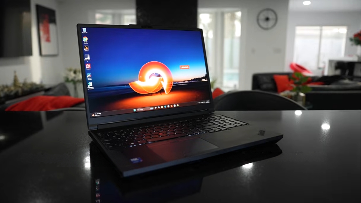 Đánh giá Lenovo ThinkPad P16 Gen 3 với màn hình tandem OLED 16 inch hiển thị màu sắc sống động