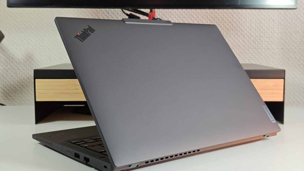 Đánh giá Lenovo ThinkPad T14 Gen 6 AMD: 32GB RAM, Ryzen AI mạnh mẽ, mọi thứ đều tốt nhưng mức giá là rào cản lớn Đánh giá Lenovo ThinkPad T14 Gen 6 AMD: 32GB RAM, Ryzen AI mạnh mẽ, mọi thứ đều tốt nhưng mức giá là rào cản lớn