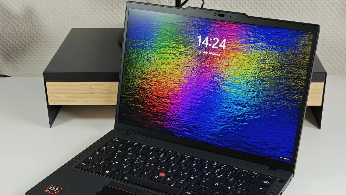 Đánh giá Lenovo ThinkPad T14 Gen 6 AMD với màn hình 14 inch tỷ lệ 16:10, độ sáng cao phù hợp cho công việc