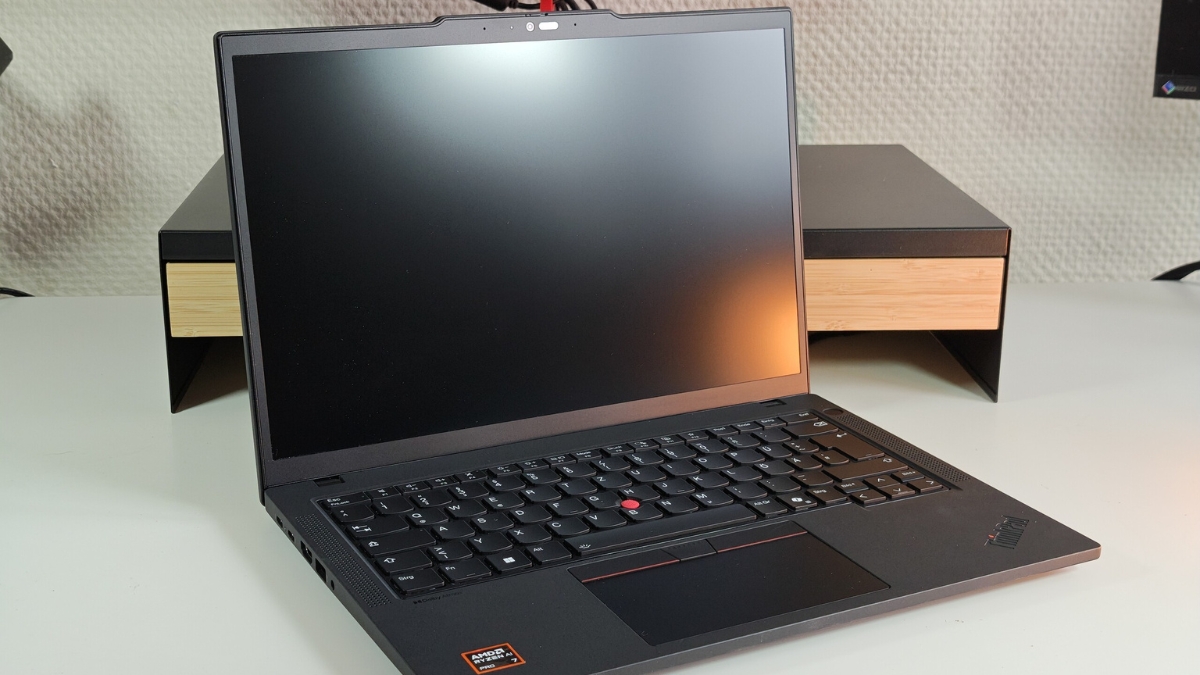 Đánh giá Lenovo ThinkPad T14 Gen 6 AMD với thiết kế ThinkPad bền bỉ và hiệu năng ổn định cho công việc