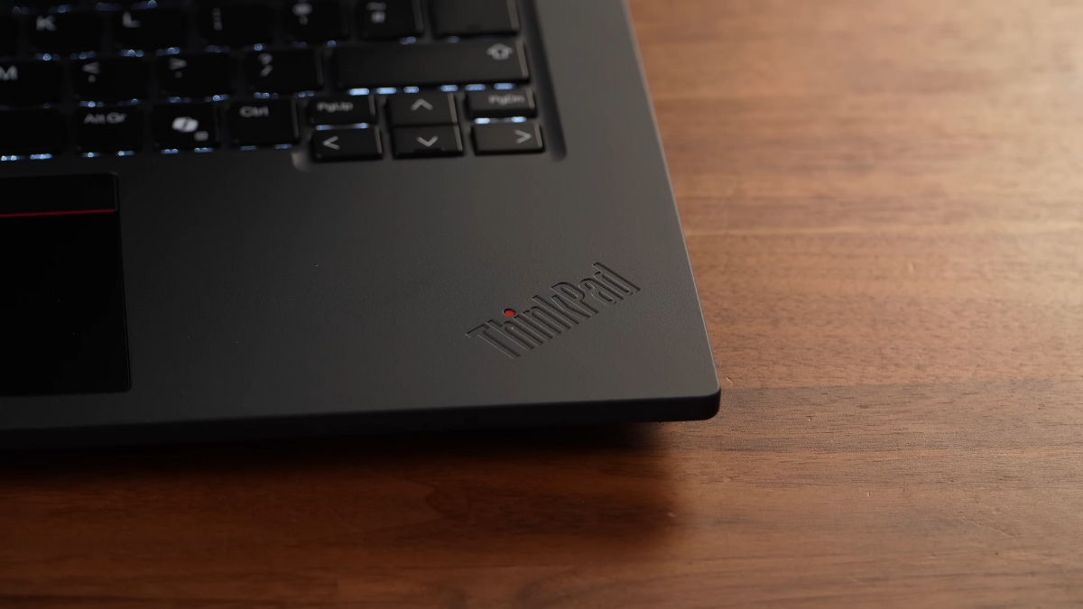 Đánh giá Lenovo ThinkPad T14 Gen 6 Intel với thiết kế bền bỉ, màn hình 14 inch sắc nét, bàn phím và touchpad thoải mái, hiệu năng ổn định từ Intel Core Ultra 7 258V và Intel Arc Graphics 140V, SSD NVMe 1 TB, phù hợp cho dân văn phòng, kỹ sư và quản trị viên hệ thống.