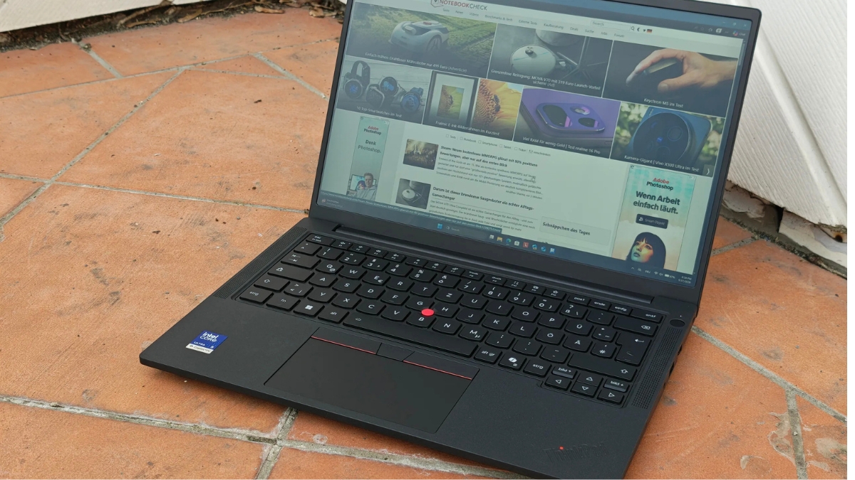 Đánh giá Lenovo ThinkPad T14 Gen 7 với màn hình IPS WUXGA 14 inch 16:10 chống chói.