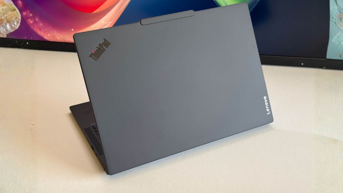 Đánh giá Lenovo ThinkPad T14s Gen 7 AMD: 64GB RAM có thực sự tạo nên khác biệt? Đánh giá Lenovo ThinkPad T14s Gen 7 AMD: 64GB RAM có thực sự tạo nên khác biệt?