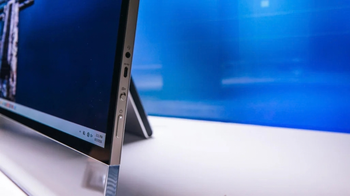 Đánh giá Lenovo Yoga AIO i Aura Edition với cổng kết nối cạnh phải