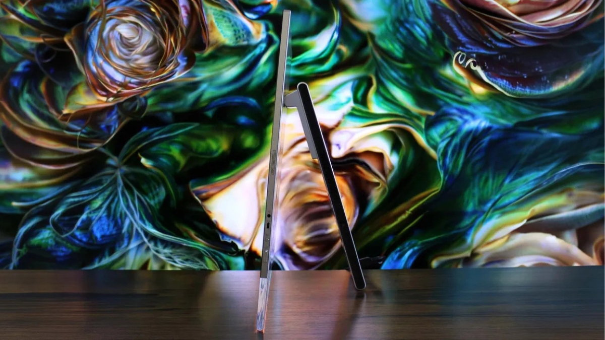 Đánh giá Lenovo Yoga AIO i Aura với chân đế kickstand và khung viền kim loại cao cấp