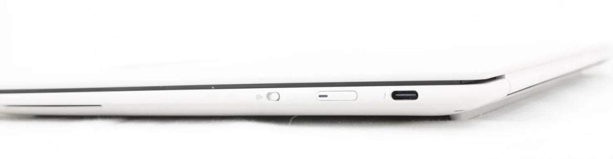 Đánh giá Lenovo Yoga Slim 7 Ultra 14IPH11 cổng kết nối tối giản