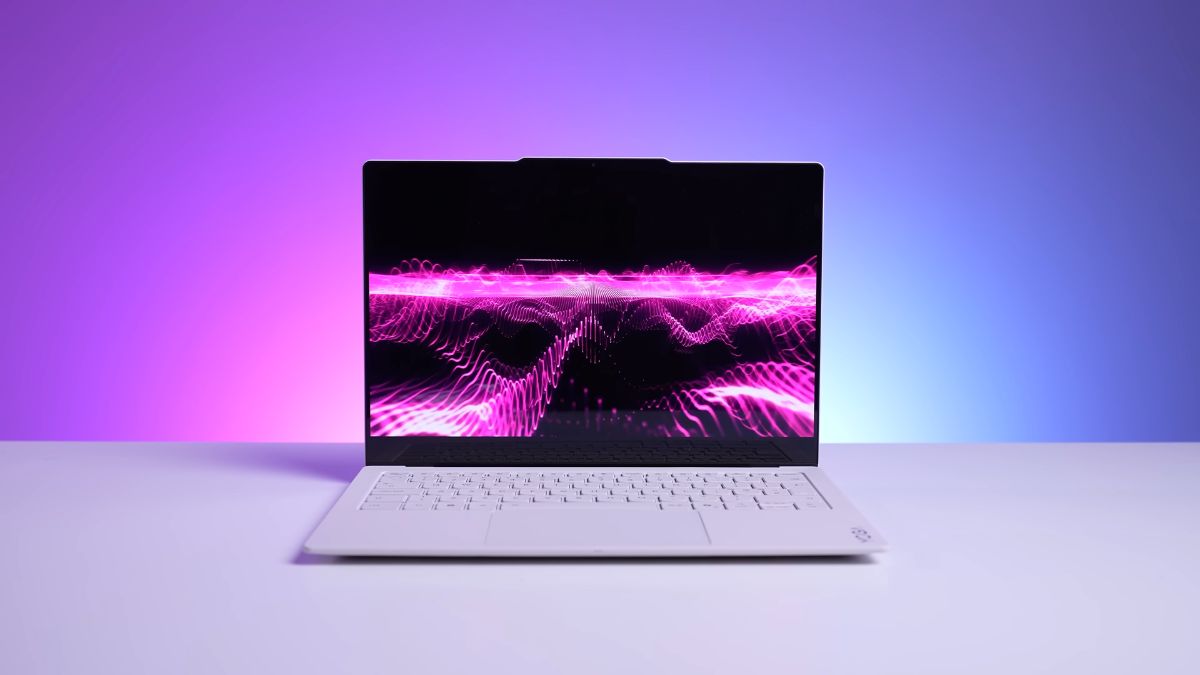 Đánh giá Lenovo Yoga Slim 7i Ultra Aura Edition 2026 với ổ SSD 1TB PCIe Gen4