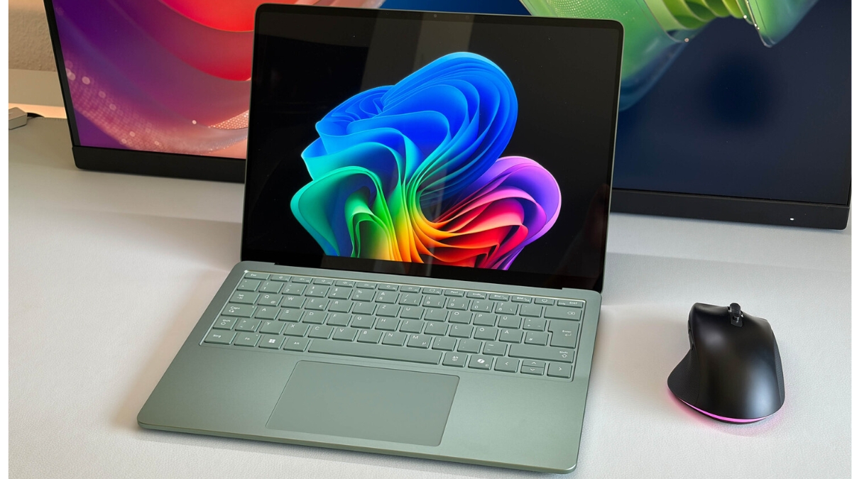Đánh giá Microsoft Surface Laptop 13.8 2026 với thiết kế cao cấp, vi xử lý Snapdragon X2 Plus và màn hình chất lượng.