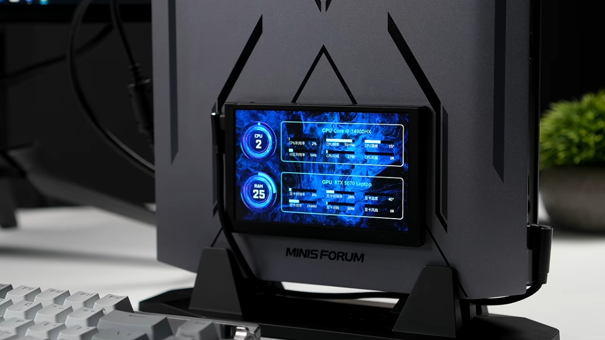 Đánh giá Minisforum AtomMan G7 Pro với màn hình phụ hỗ trợ hiển thị theo chiều dọc
