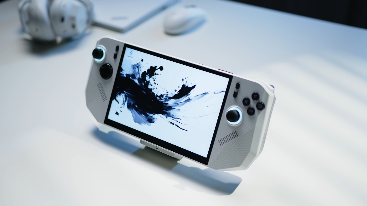 Đánh giá MSI Claw A8: MSI "đổi phe" sang AMD, đối thủ mới của Steam Deck?