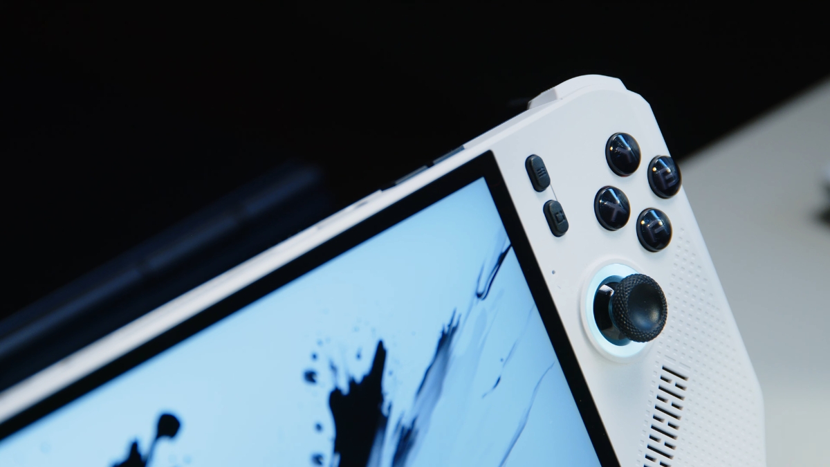 Đánh giá MSI Claw A8 – analog stick và trigger Hall-effect trên máy chơi game cầm tay